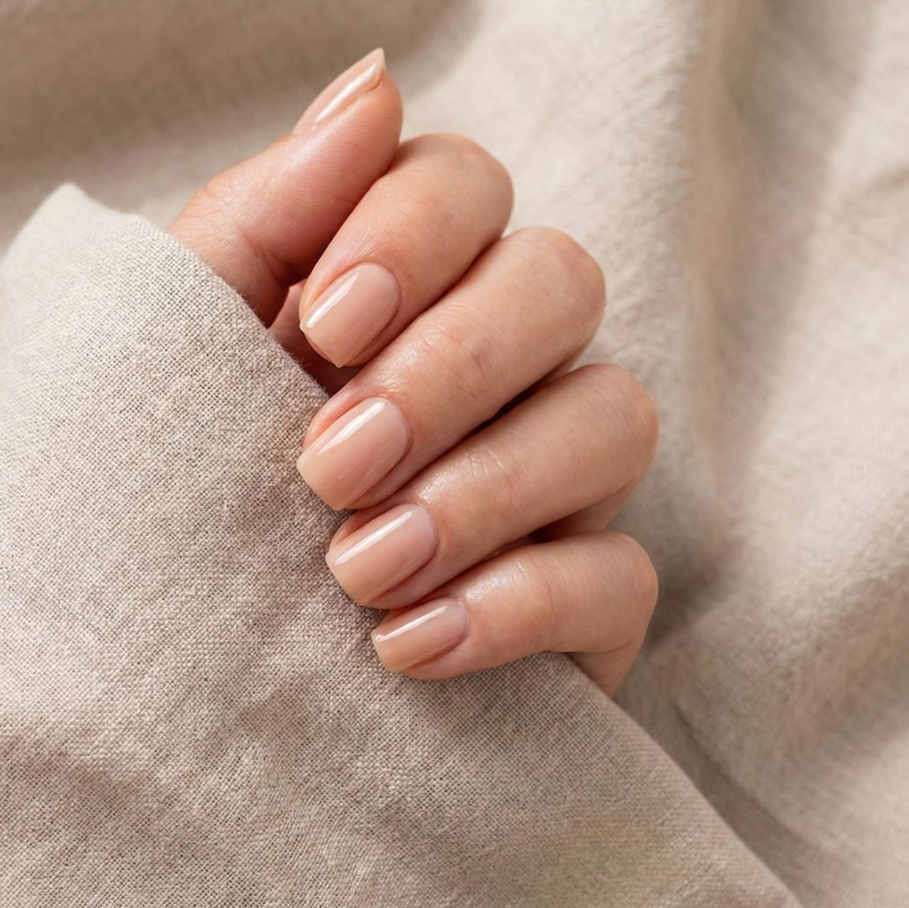 Manucure – Pose de vernis normal